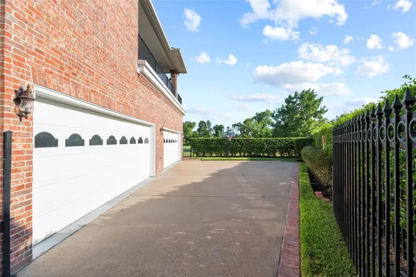 $2,650,000 | 23 Glen Eagles Drive, Sugar Land, TX 77479