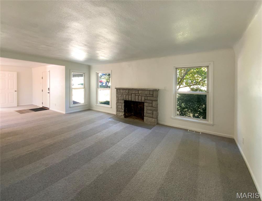 4642 Theiss Road St. Louis, MO 63128 - Photo 2 of 23