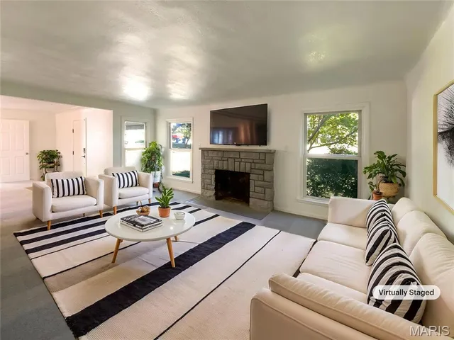 $380,000 | 4642 Theiss Road, St. Louis, MO 63128