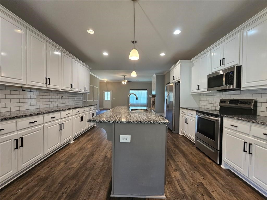 1076 Cummings Road Smiths Station, AL 36877 - Photo 9 of 48 Gallery Image 9