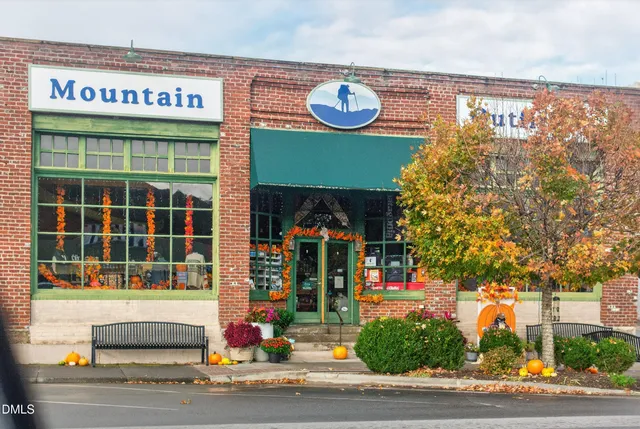 a sign that is on the side of a building