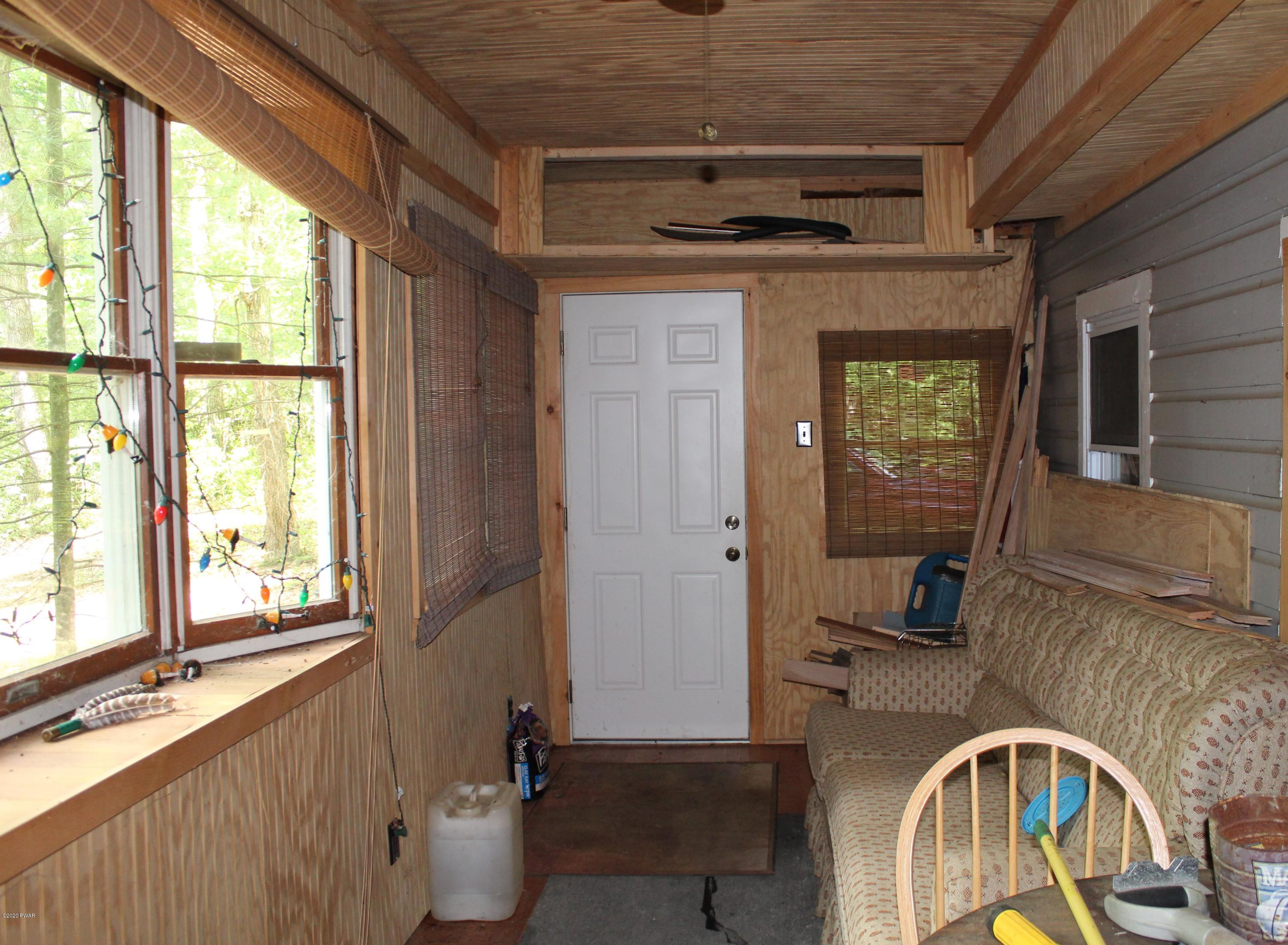 122 Old Rte 402 Dingmans Ferry, PA 18328 - Photo 4 of 41