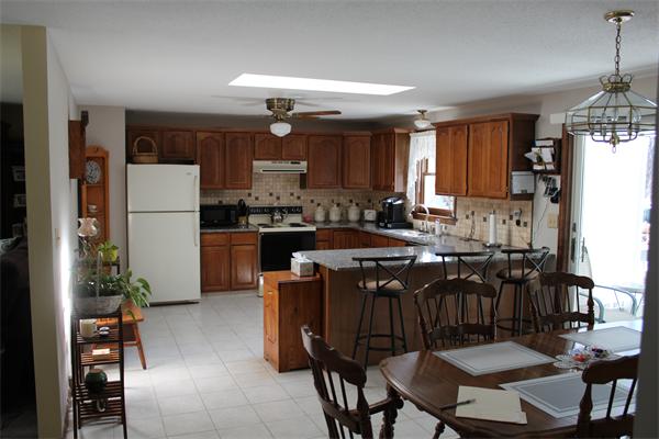 135 Old Stage Road Westfield, MA 01085 - Photo 7 of 18 Gallery Image 7