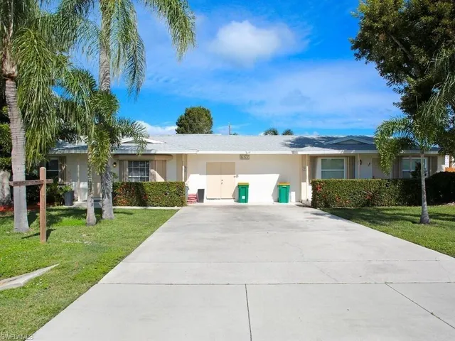 $999,900 | 657 93rd Avenue North, Unit 2, Naples, FL 34108