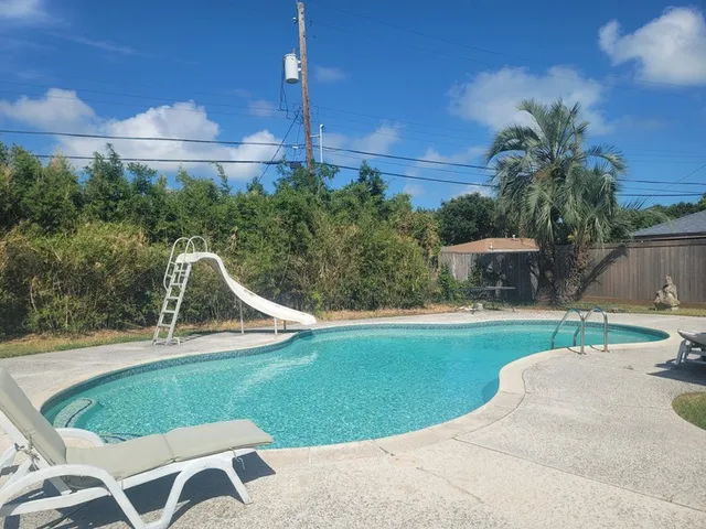 $2,800 | 2626 Beluche Drive, Galveston, TX 77551