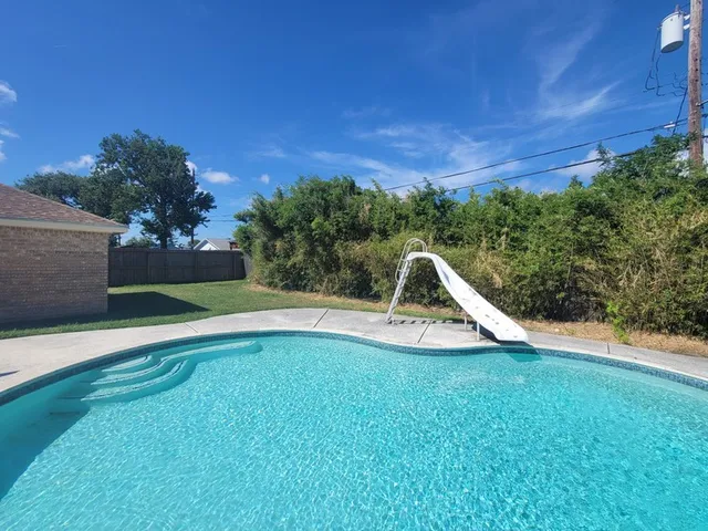 $2,800 | 2626 Beluche Drive, Galveston, TX 77551