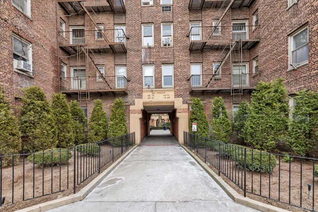 $525,000 | 48-35 43rd Street, Unit 4C | Sunnyside