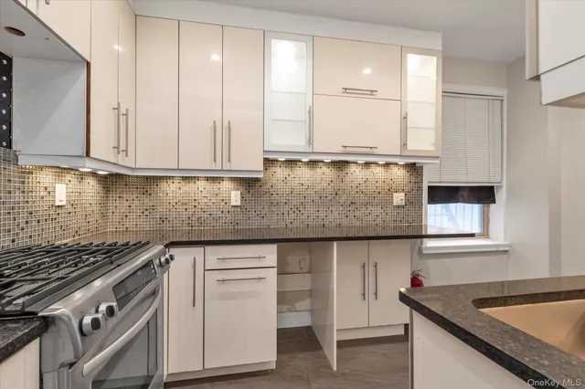 $525,000 | 48-35 43rd Street, Unit 4C | Sunnyside