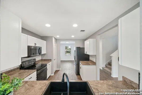 $2,050 | 11423 Blackmore Leap, San Antonio, TX 78245