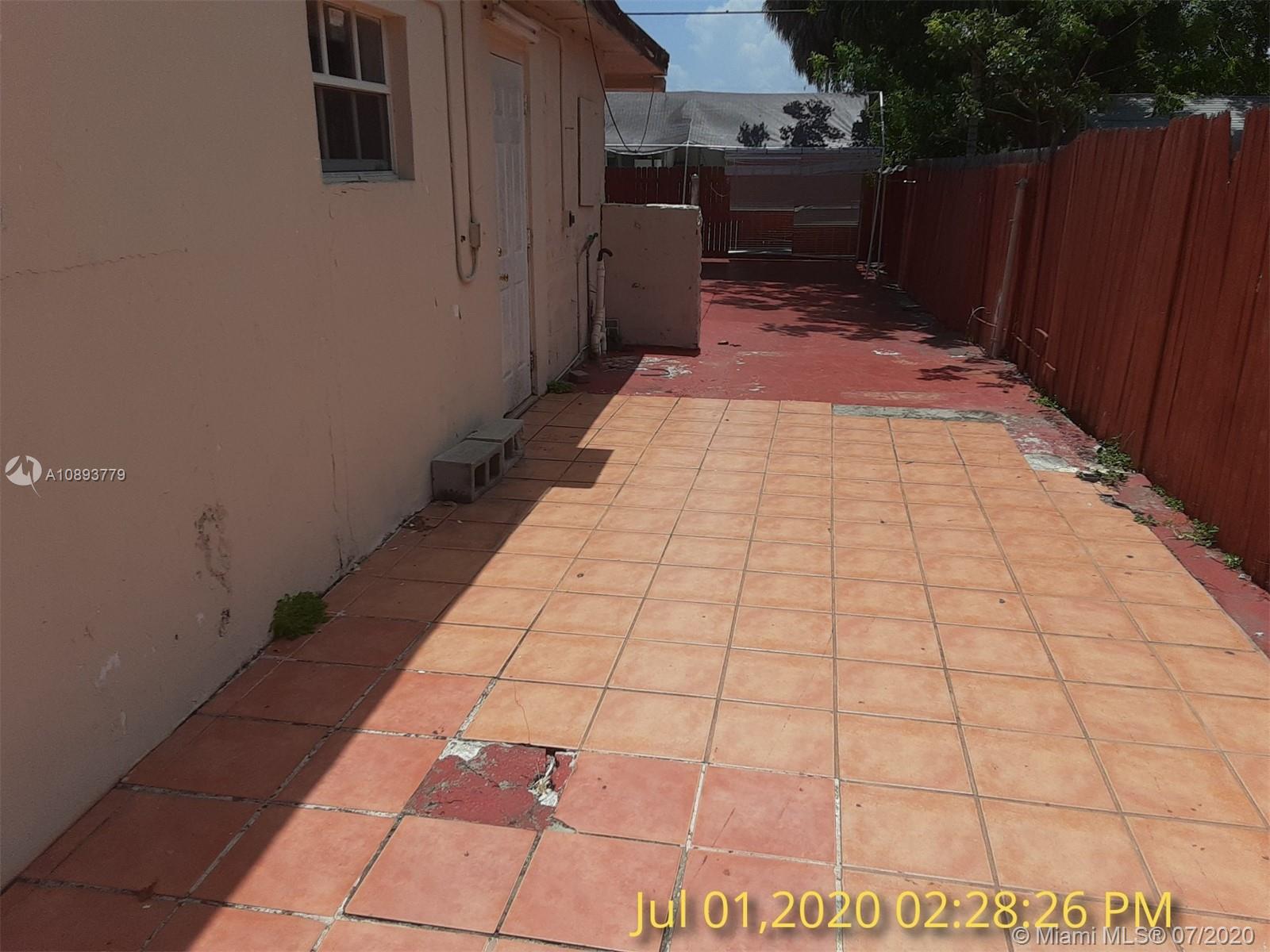 3530 Southwest 104th Avenue Miami, FL 33165 - Photo 15 of 29 a view of a backyard