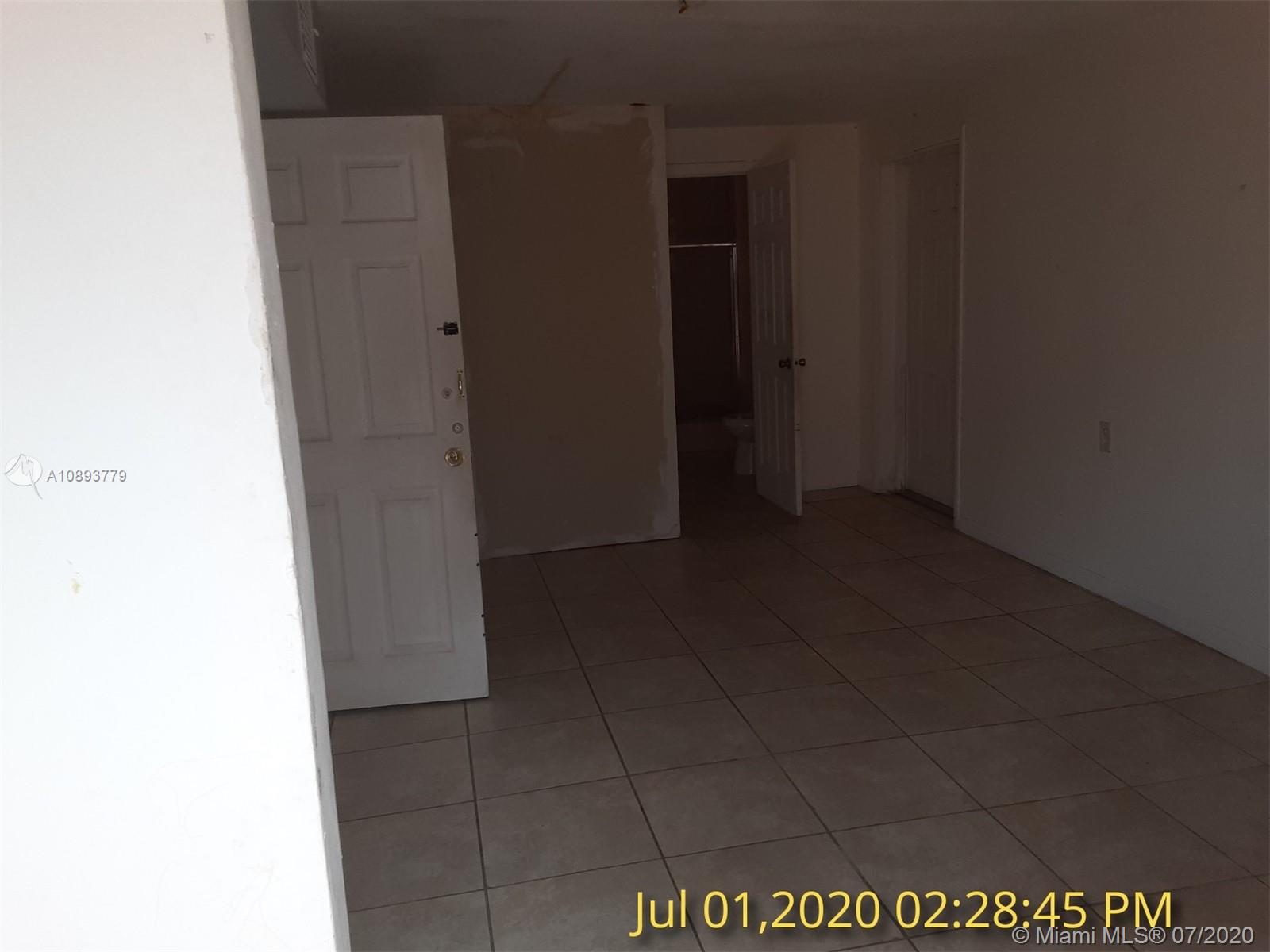 3530 Southwest 104th Avenue Miami, FL 33165 - Photo 16 of 29