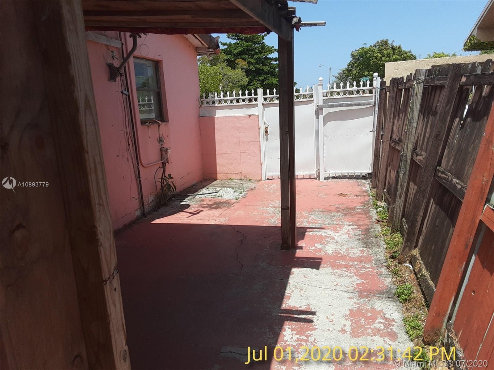3530 Southwest 104th Avenue Miami, FL 33165 - Photo 27 of 29 a bath room with a sink