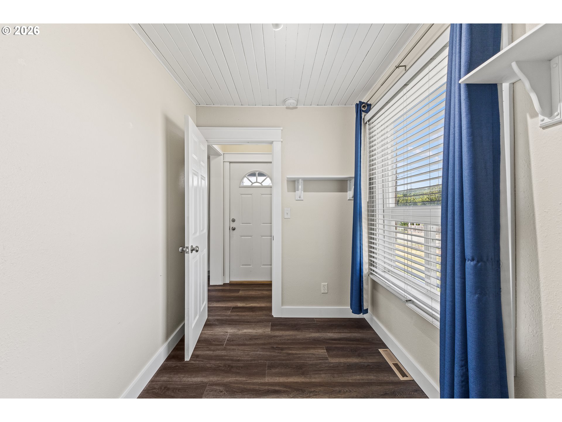 1228 Spruce Street Myrtle Point, OR 97458 - Photo 19 of 44 Den/Office