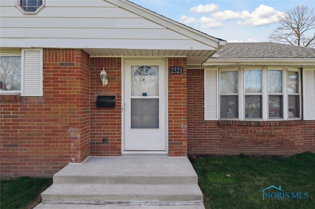 2321 West Alexis Road Toledo, OH 43613 - Photo 2 of 31 Gallery Image 2