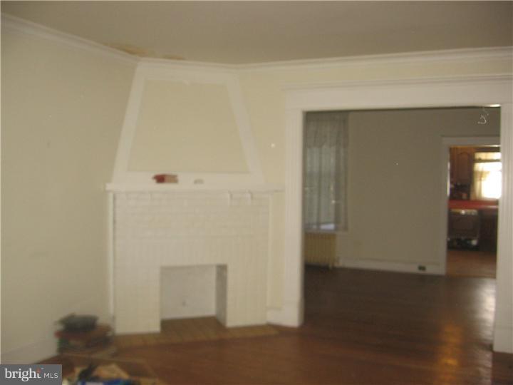 213 Avon Road Upper Darby, PA 19082 - Photo 4 of 20