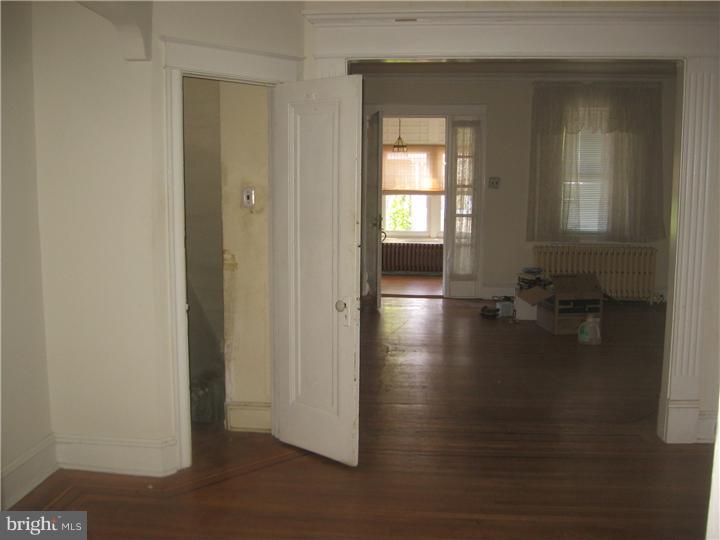 213 Avon Road Upper Darby, PA 19082 - Photo 6 of 20