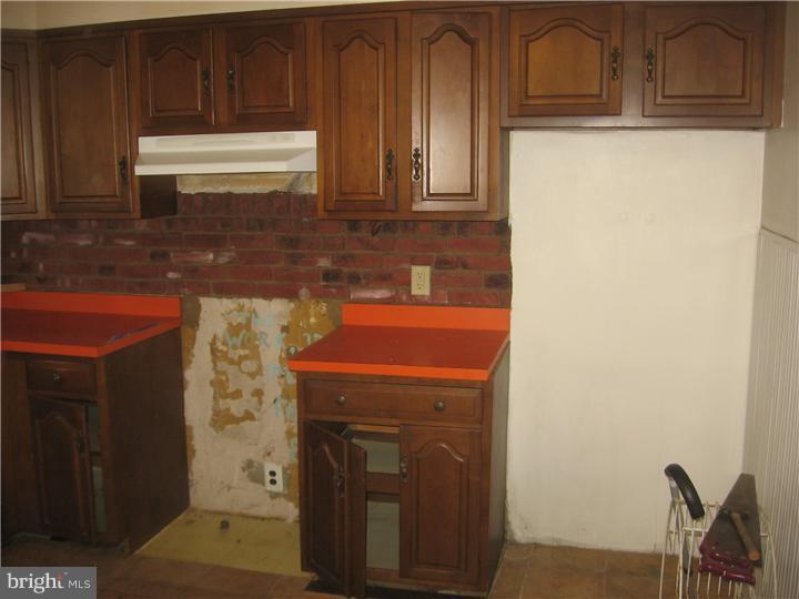 213 Avon Road Upper Darby, PA 19082 - Photo 9 of 20