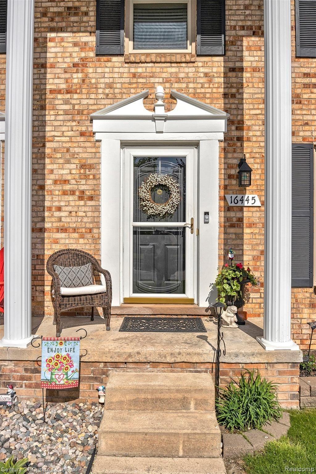 16445 Rudgate Street Southgate, MI 48195 - Photo 2 of 34 04.jpg