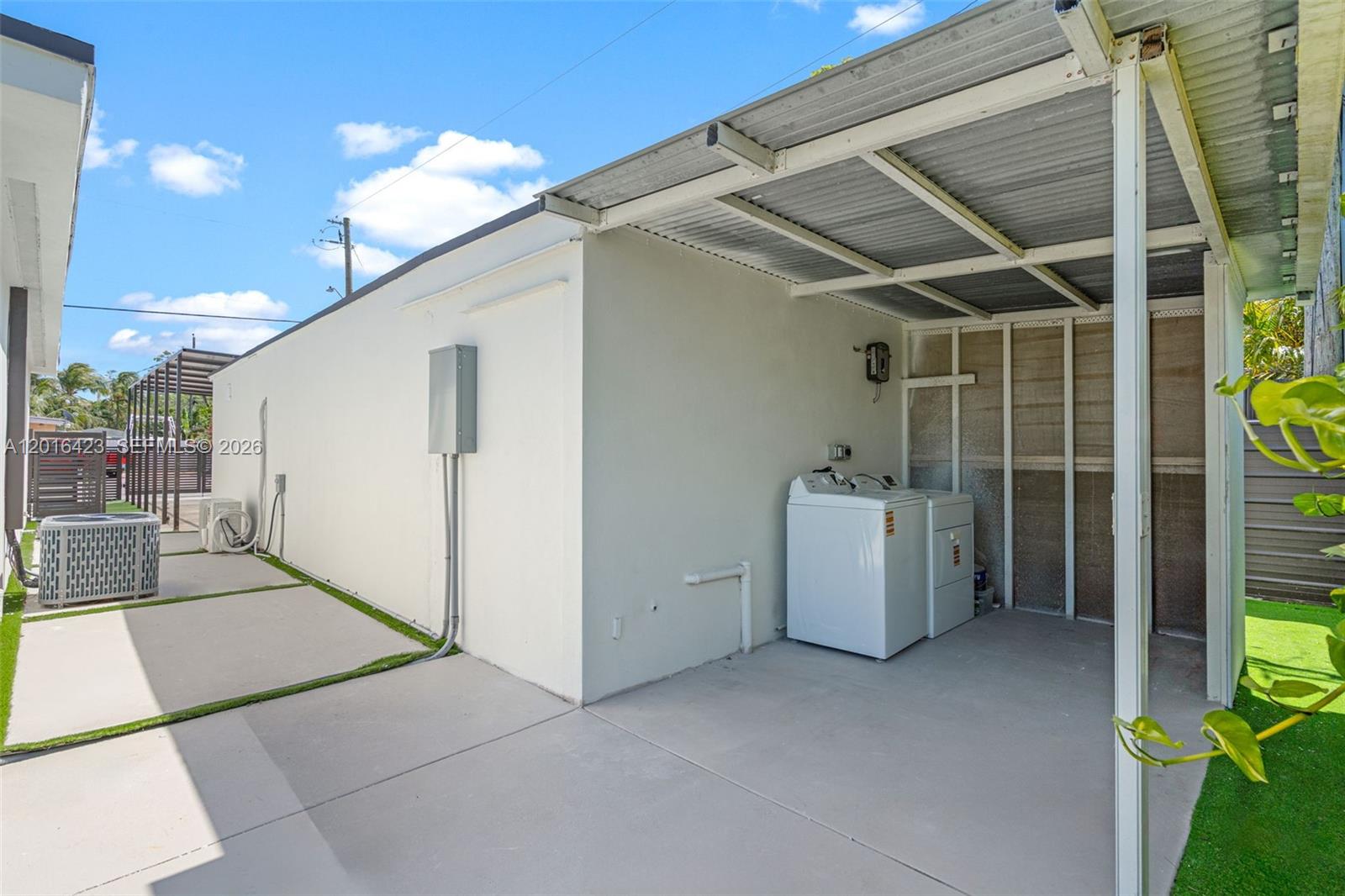 4170 Southwest 99th Avenue Miami, FL 33165 - Photo 24 of 27 Efficiency