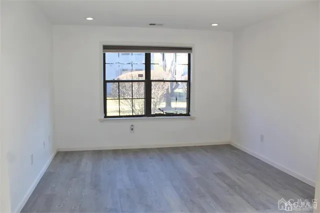 $2,500 | 1003 Woodhaven Drive, Edison, NJ 08817