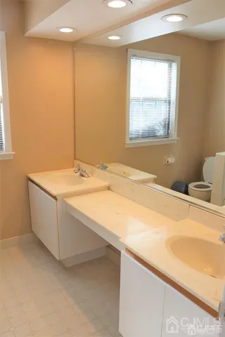 $2,500 | 1003 Woodhaven Drive, Edison, NJ 08817