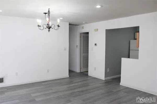 $2,400 | 1003 Woodhaven Drive, Edison, NJ 08817