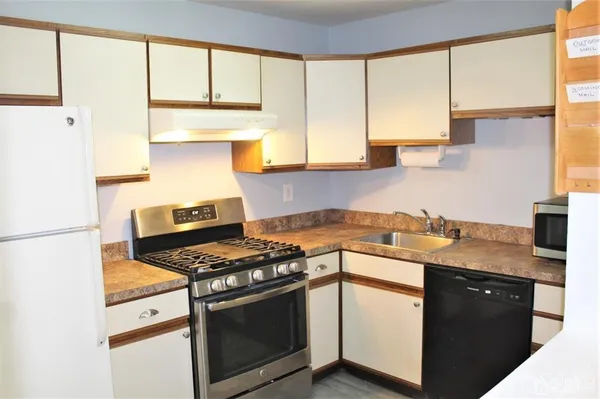 $2,400 | 1003 Woodhaven Drive, Edison, NJ 08817