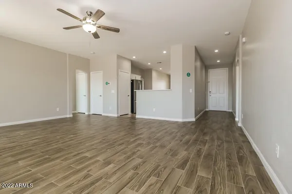 $2,175 | 709 East Whyman Avenue, Avondale, AZ 85323
