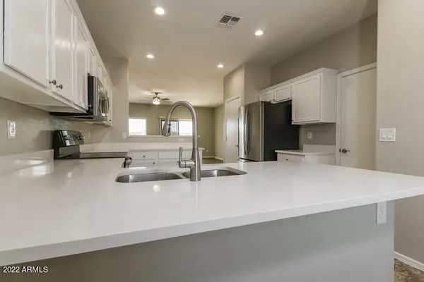 $2,175 | 709 East Whyman Avenue, Avondale, AZ 85323