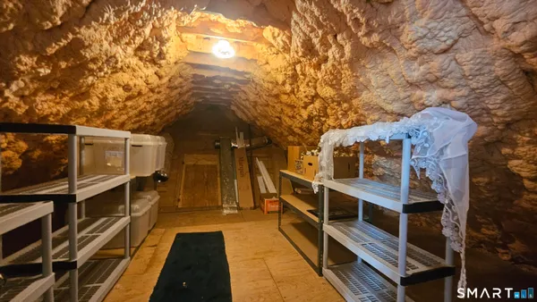 an empty room with a empty space