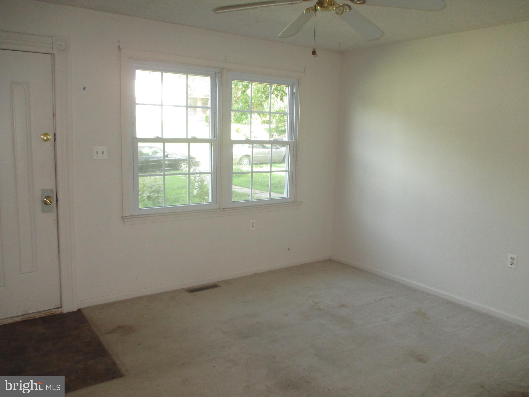 133 East Village Road Elkton, MD 21921 - Photo 7 of 11 Living Room