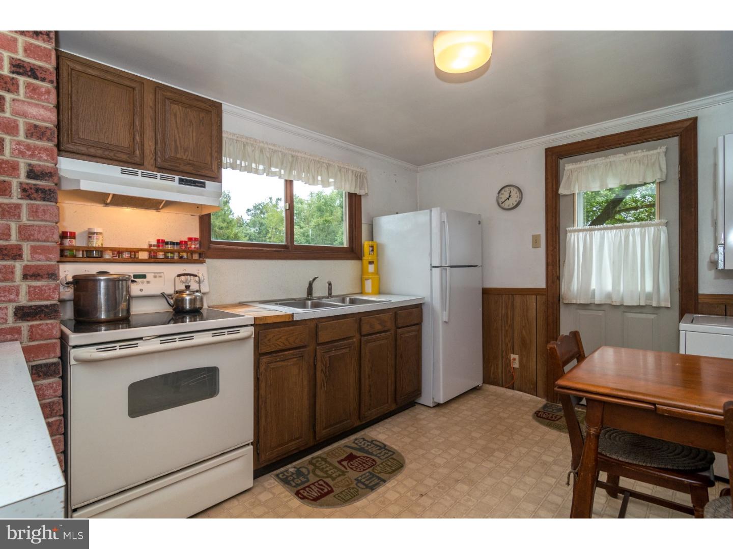 1262 Susquehanna Road Ambler, PA 19002 - Photo 6 of 23 Kitchen