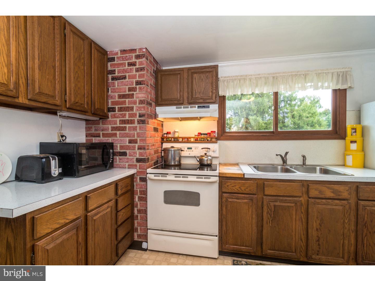 1262 Susquehanna Road Ambler, PA 19002 - Photo 8 of 23 Kitchen