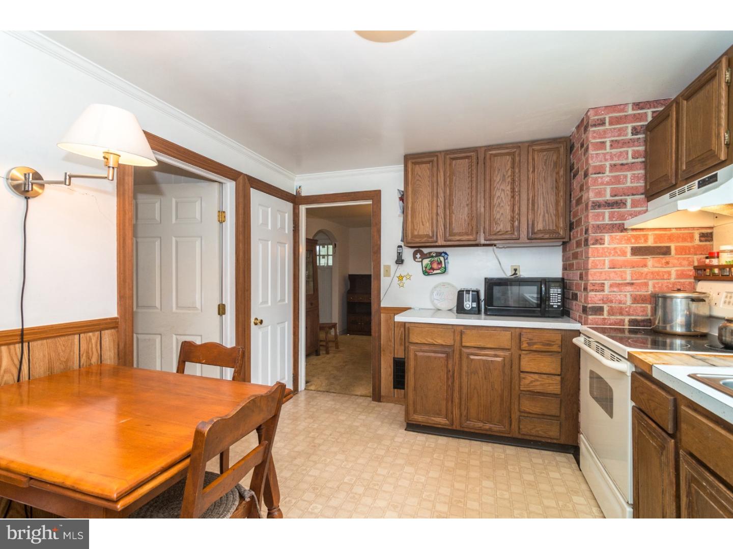 1262 Susquehanna Road Ambler, PA 19002 - Photo 9 of 23 Kitchen
