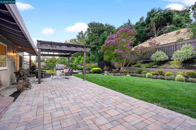 $1,895,000 | 67 Lynwood Place, Moraga, CA 94556