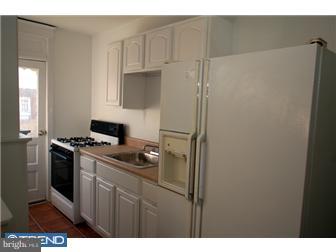 1007 Edgemore Road Philadelphia, PA 19151 - Photo 4 of 7 Kitchen