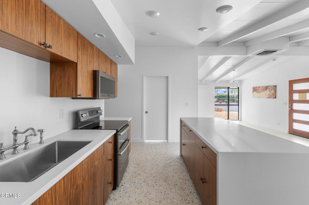 40851 Bob Hope Drive Rancho Mirage, CA 92270 - Photo 7 of 24 40851 Bob Hope Dr