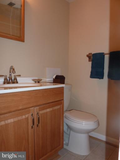 280 North Cottage Road Sterling, VA 20164 - Photo 6 of 16 POWDER ROOM (ALL NEW!)