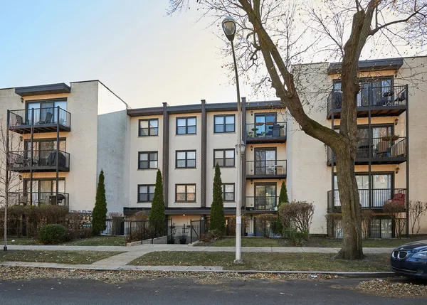 $1,595 | 1711 West Jarvis Avenue, Unit 304, Chicago, IL 60626