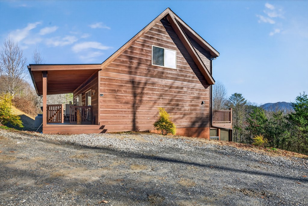 223 Redbud Road Hiawassee, GA 30546 - Photo 4 of 46