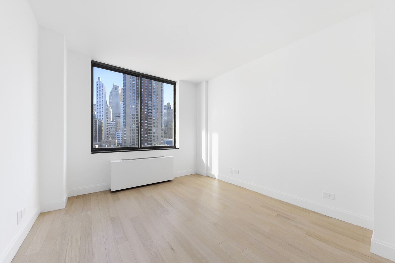 380 Rector Place, Unit 20F Manhattan, NY 10280 - Photo 4 of 11 Gallery Image 4