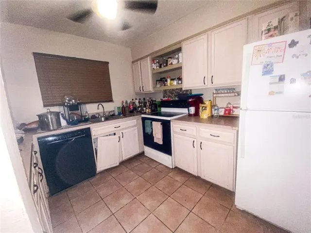 $195,000 | 1836 North Crystal Lake Drive, Unit 26, Lakeland, FL 33801