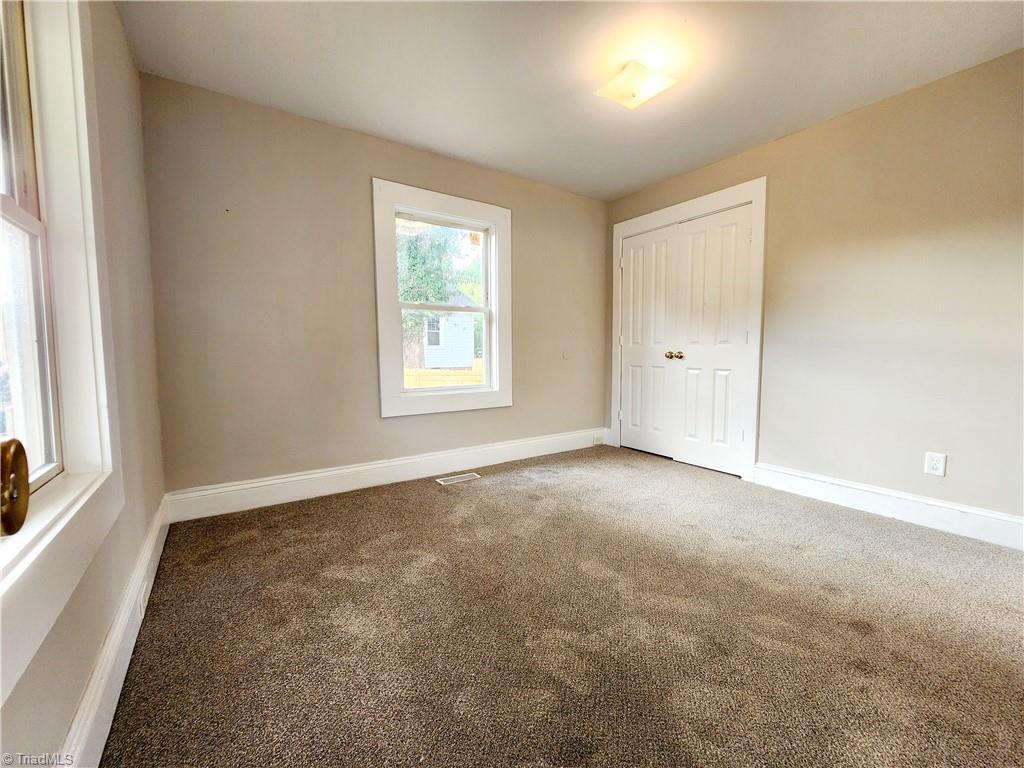 5207 Old Rural Hall Road Winston-Salem, NC 27105 - Photo 7 of 14 2nd bedroom