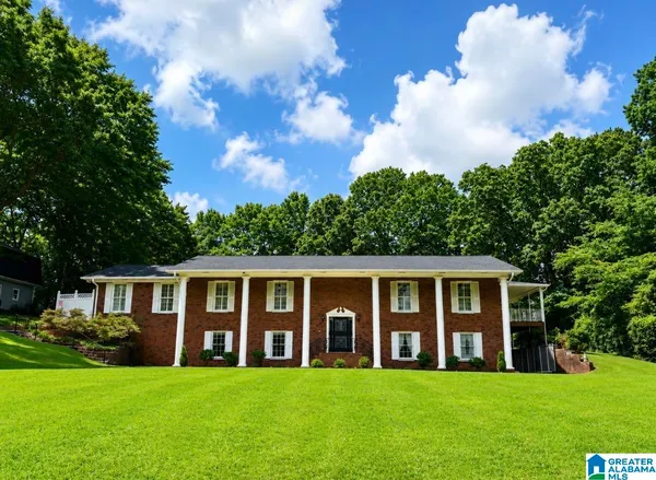 $379,900 | 1005 Greensboro Drive, Oxford, AL 36203