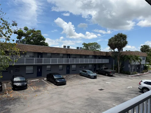 $1,400 | 4767 Northwest 9th Drive, Unit 4767, Plantation, FL 33317