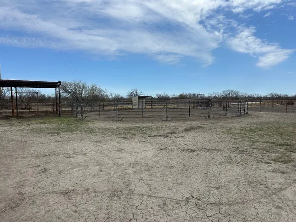 $250,000 | 715 Ranch Road 1572 Street, Quemado, TX 78877