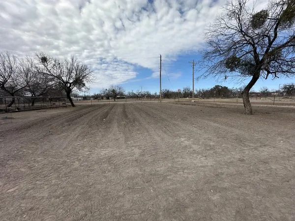 $250,000 | 715 Ranch Road 1572 Street, Quemado, TX 78877