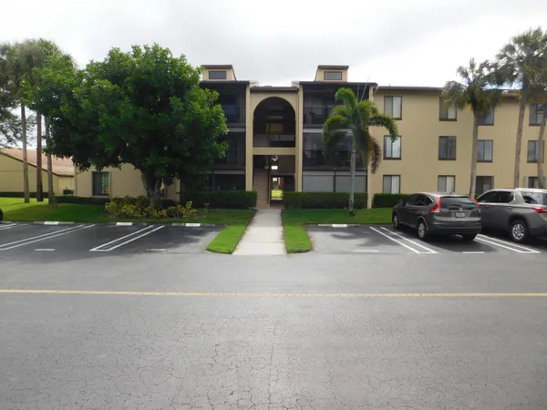 $235,000 | 627 Sea Pine Way, Unit A2, Greenacres, FL 33415
