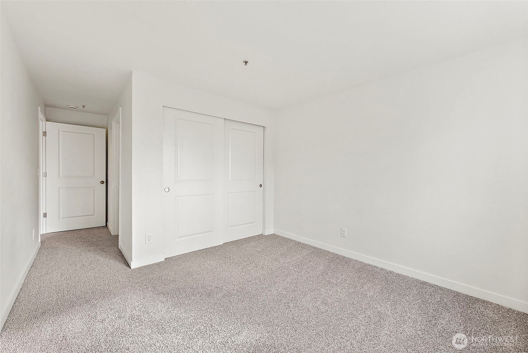 3939 10th Street Southeast, Unit G4 Puyallup, WA 98374 - Photo 15 of 25 a view of small space