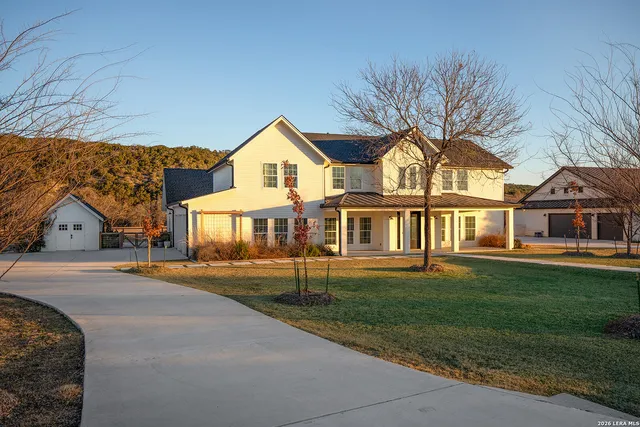 $1,999,999 | 807 Wade Road, New Braunfels, TX 78132